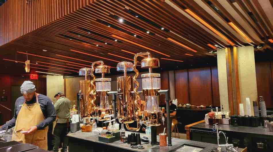 coffee bar in starbucks roastery reserve in chicago